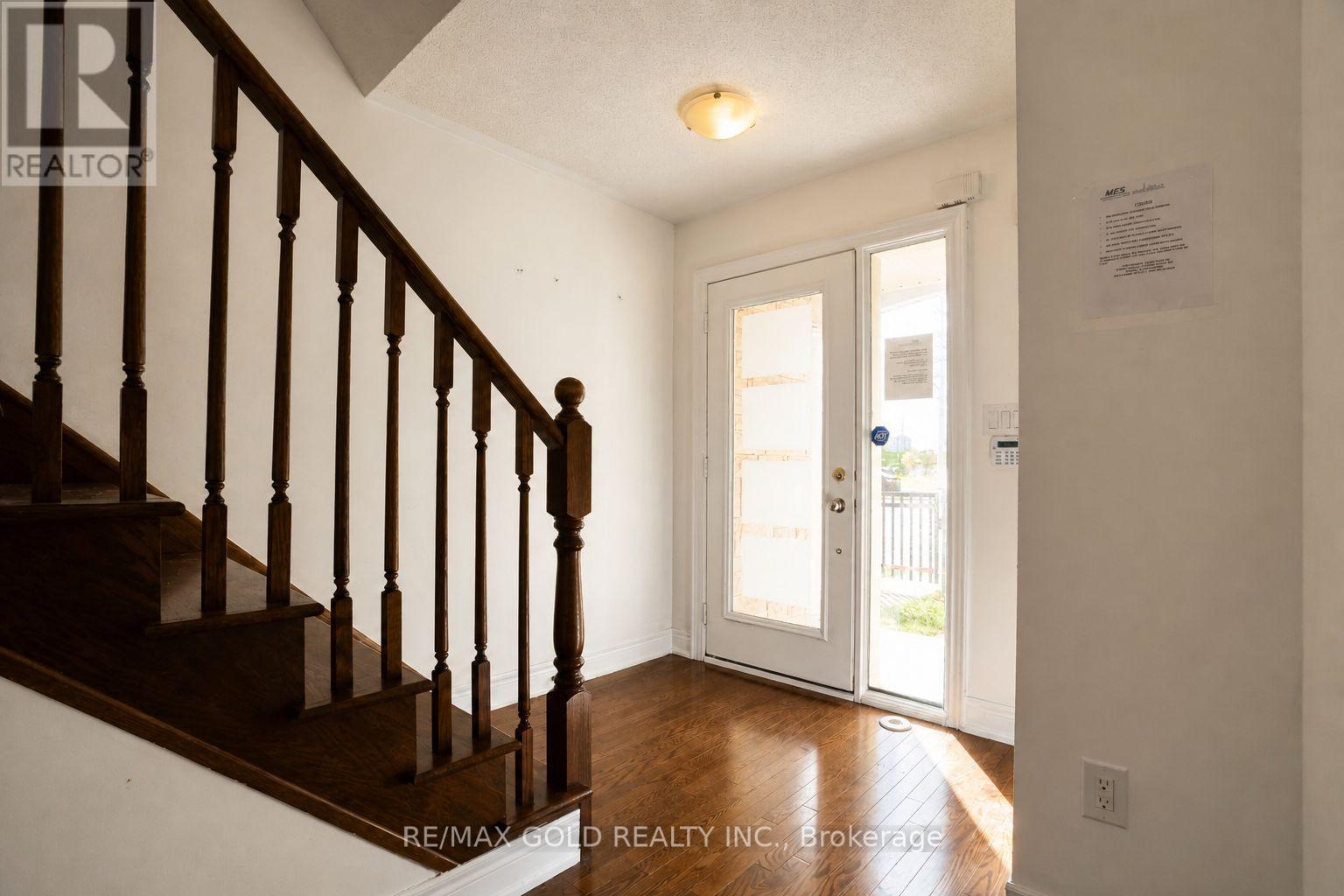 Row / Townhouse for Sale in 2032 LAKESHORE ROAD W|Mississauga (Clarkson), Ontario L5J1J8 5