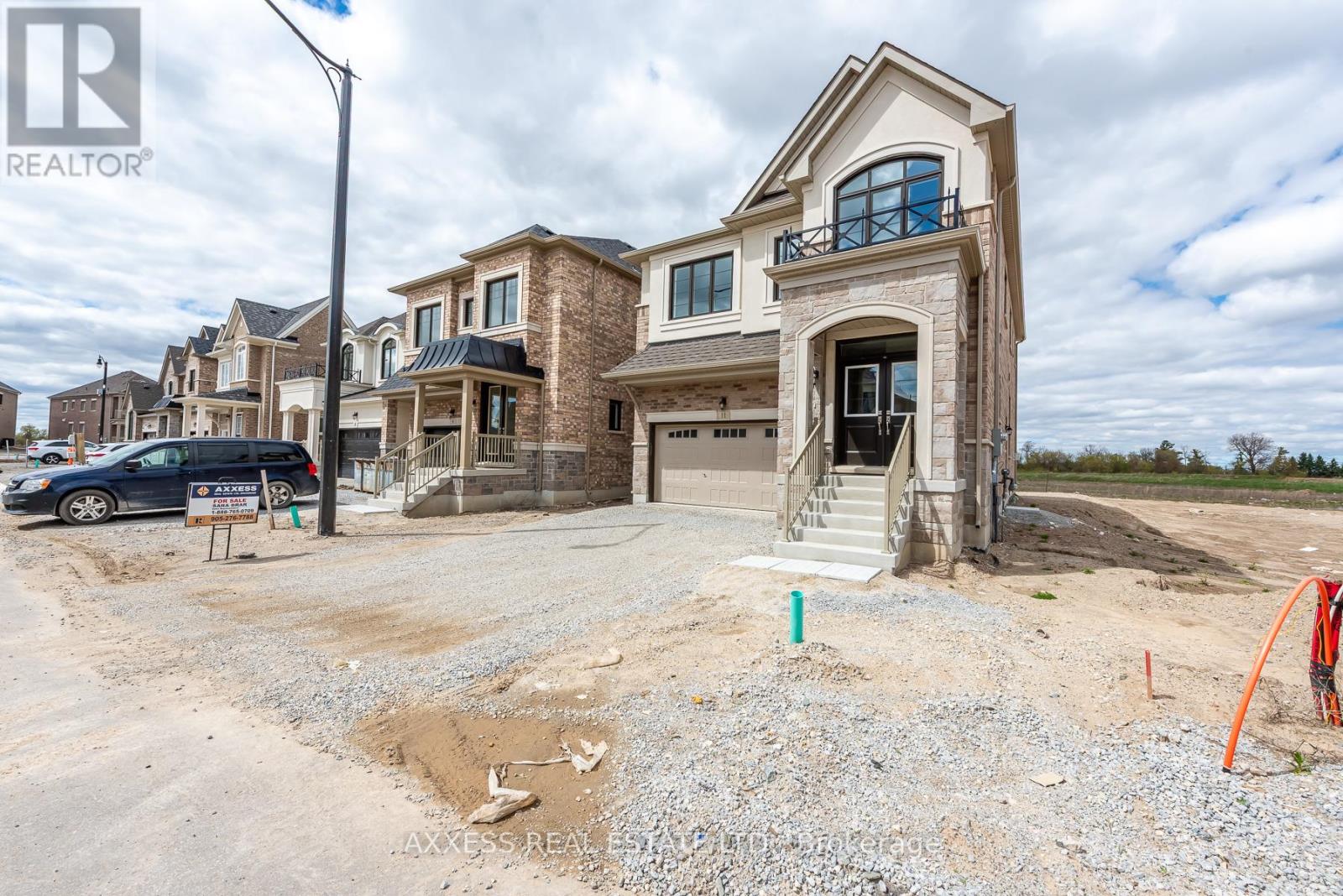 House – 11 MISTED BREEZE STREET, Brampton – photo 3
