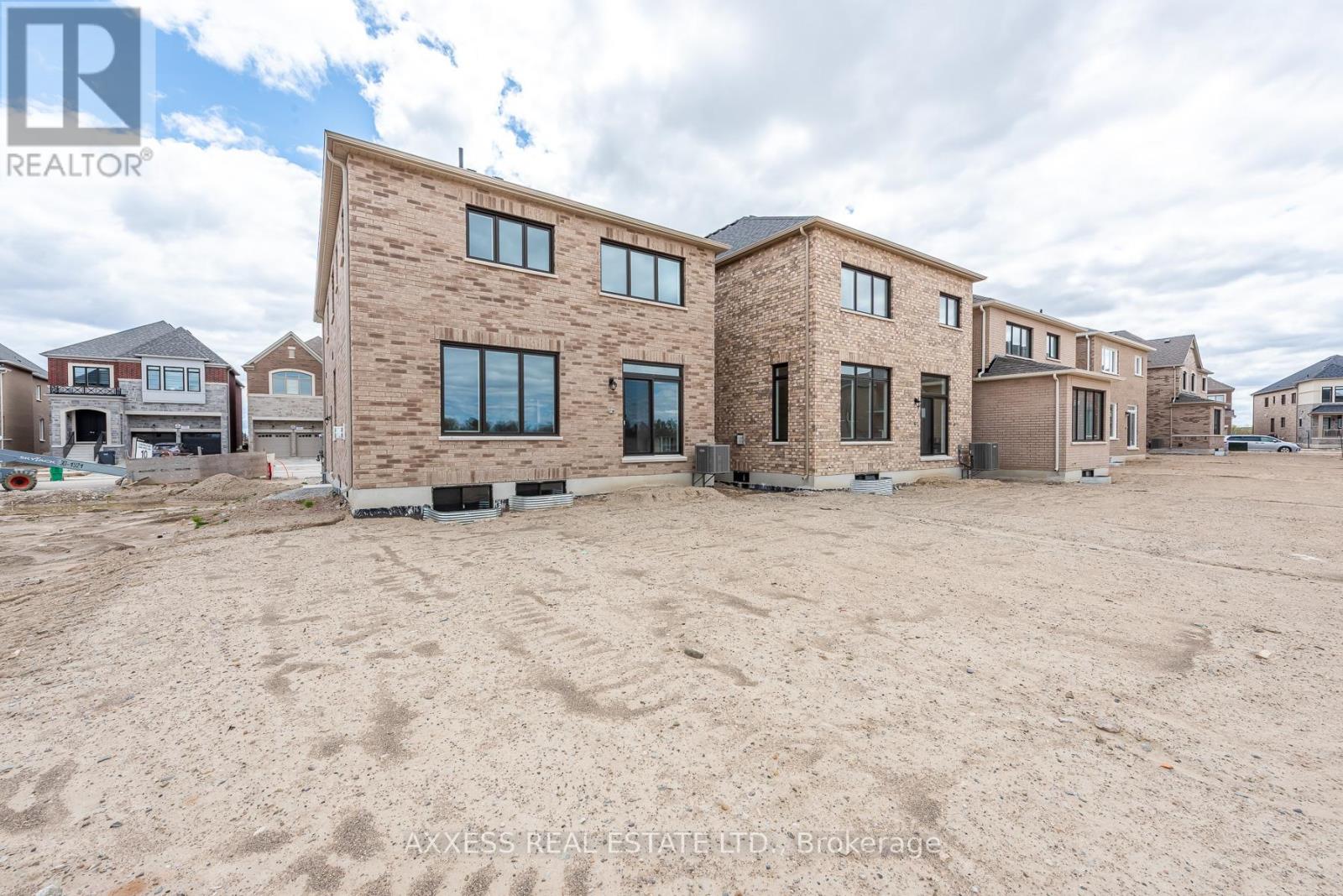 House – 11 MISTED BREEZE STREET, Brampton – photo 5