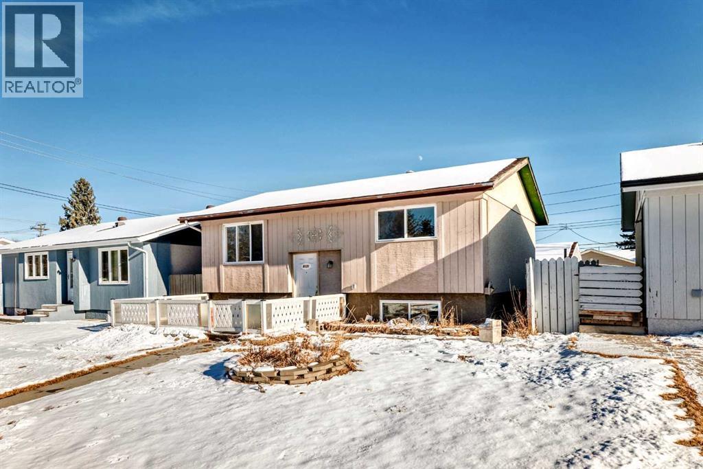 House for Sale in 6128 Madigan Drive NE|Calgary, Alberta T2A4V8 3