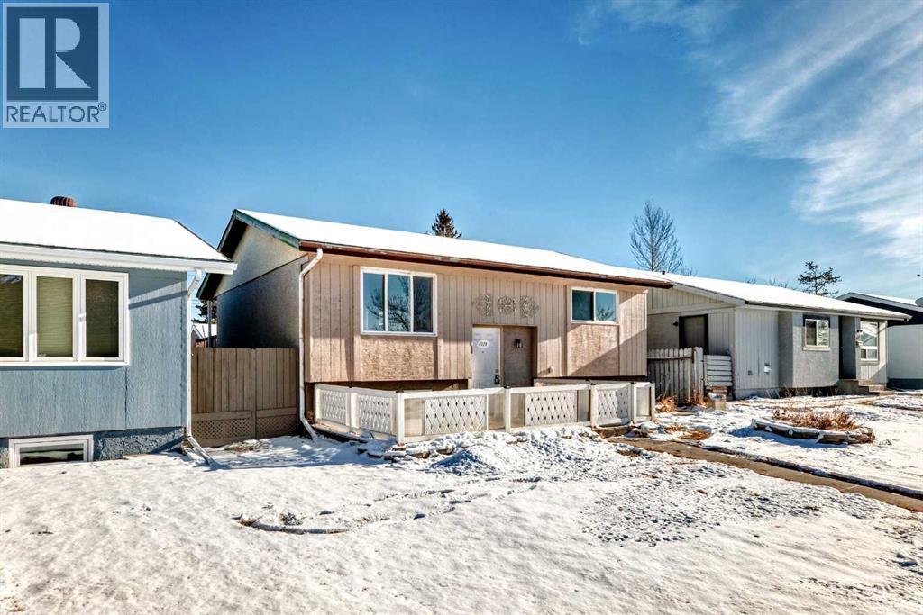 House for Sale in 6128 Madigan Drive NE|Calgary, Alberta T2A4V8 2