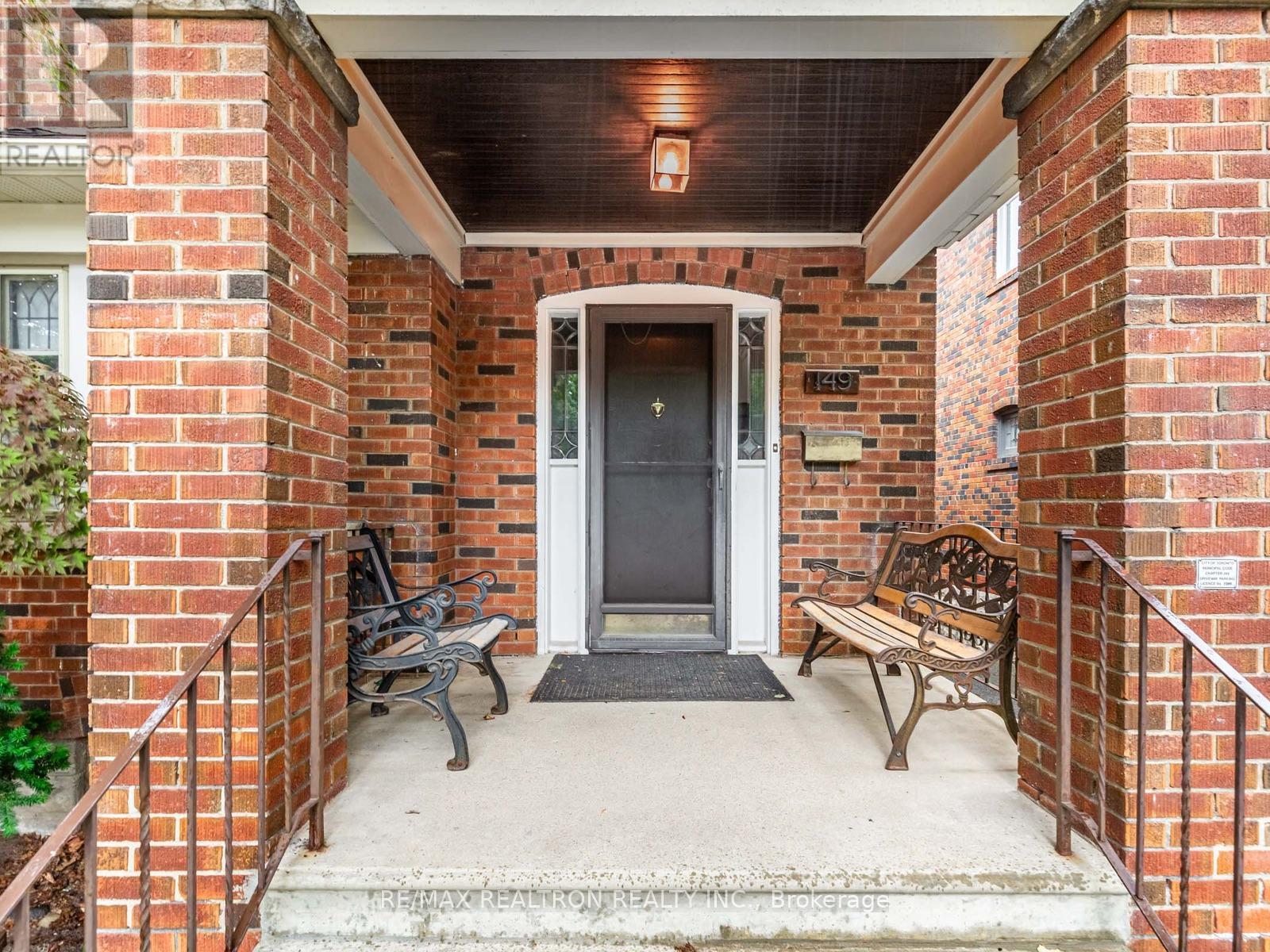 House – 149 EASTBOURNE AVENUE, Toronto – photo 2