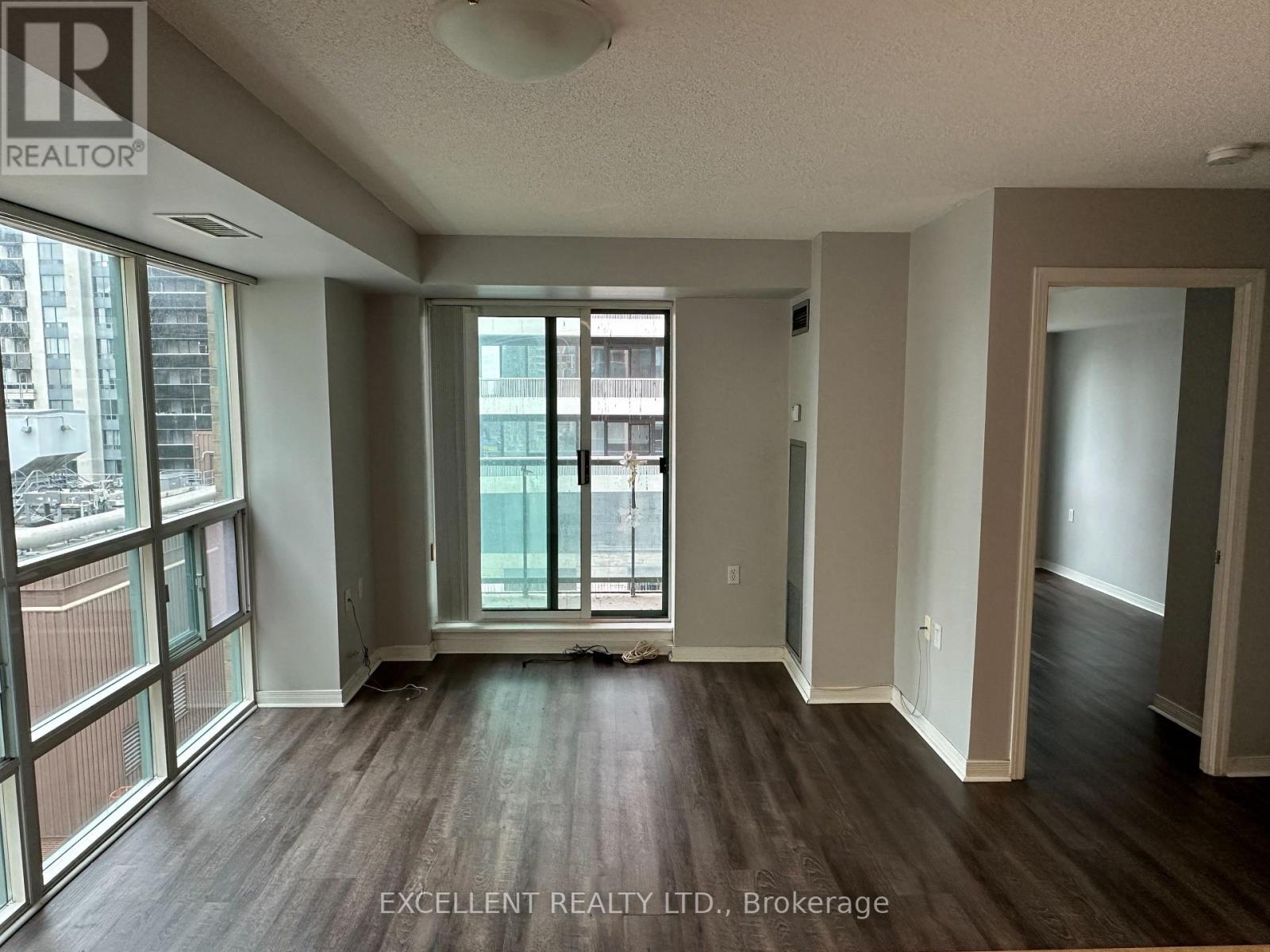 Apartment – 911 - 28 OLIVE AVENUE, Toronto – photo 5