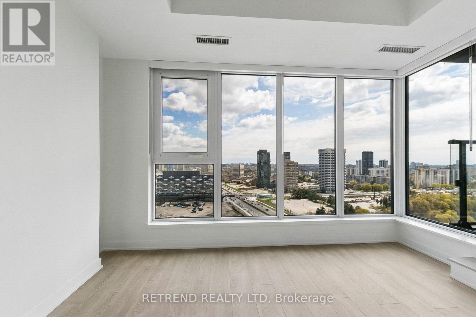 Apartment – 2108 - 5 QUARRINGTON LANE, Toronto – photo 2