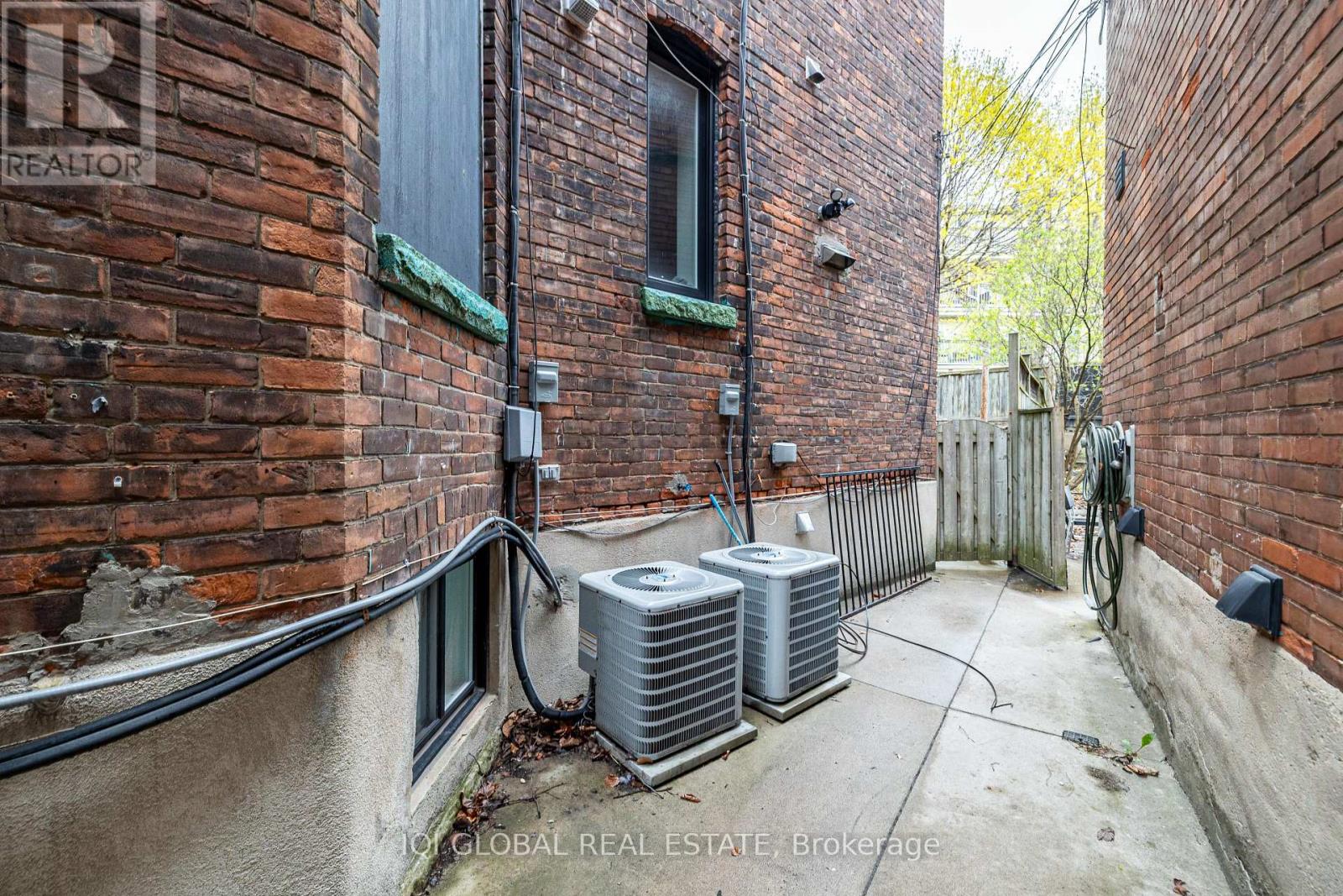 Triplex – MAIN - 12 RUSHOLME PARK CRESCENT, Toronto – photo 3