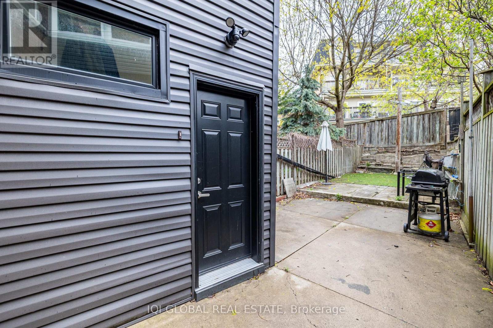 Triplex – MAIN - 12 RUSHOLME PARK CRESCENT, Toronto – photo 4