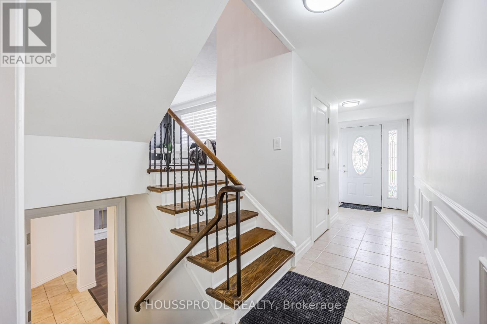 House – 49 BOWERBANK DRIVE, Toronto – photo 4
