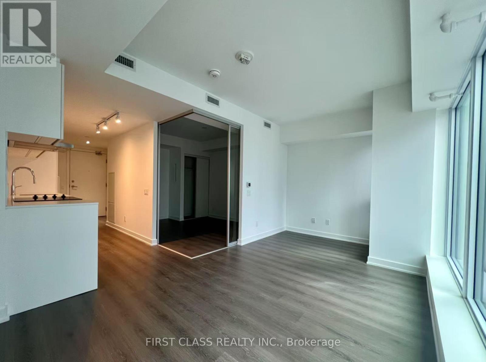 Apartment – 1807 - 8 WELLESLEY STREET W, Toronto – photo 5
