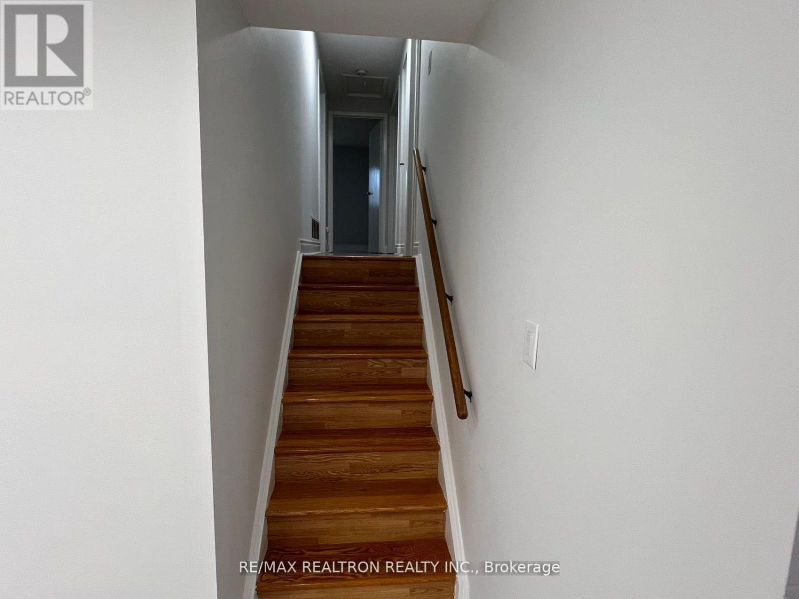 House – UPPER - 163 INGLETON BOULEVARD, Toronto – photo 5