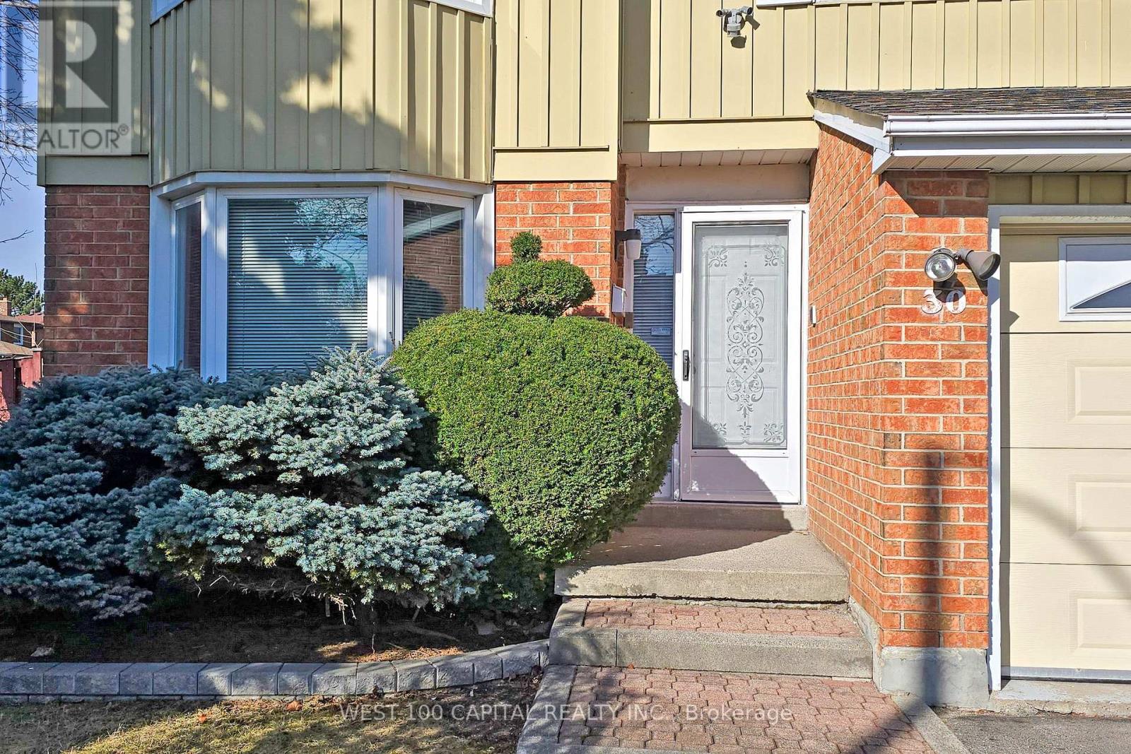 House – 30 WINTERMUTE BOULEVARD, Toronto – photo 2