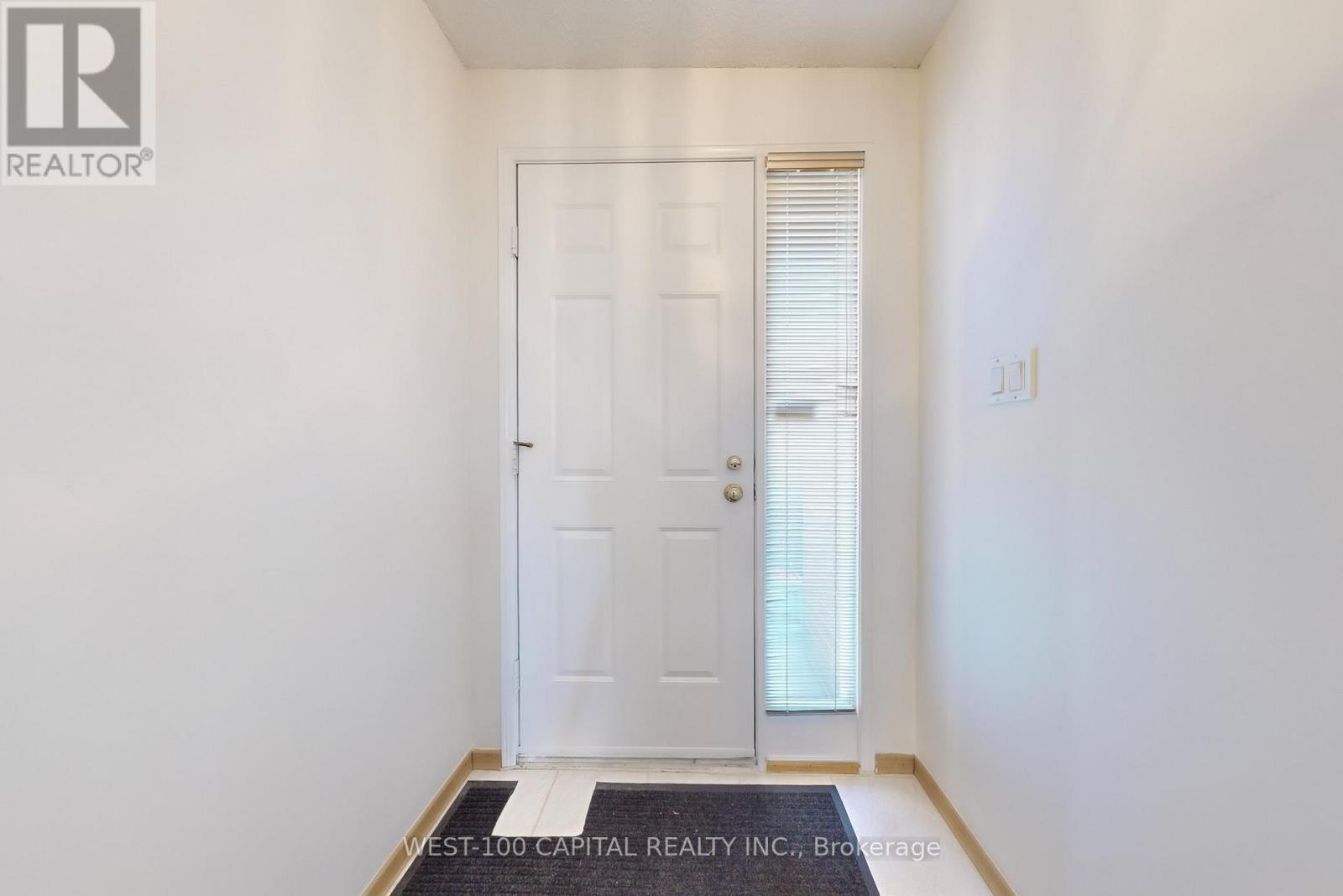 House – 30 WINTERMUTE BOULEVARD, Toronto – photo 3