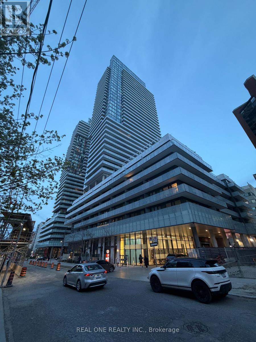 Apartment – 1902 - 161 ROEHAMPTON AVENUE, Toronto – photo 1