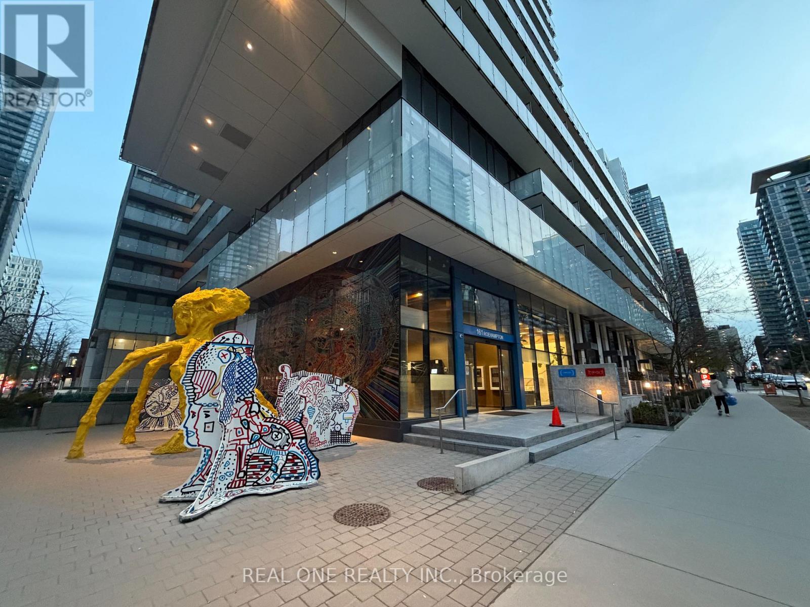 Apartment – 1902 - 161 ROEHAMPTON AVENUE, Toronto – photo 2