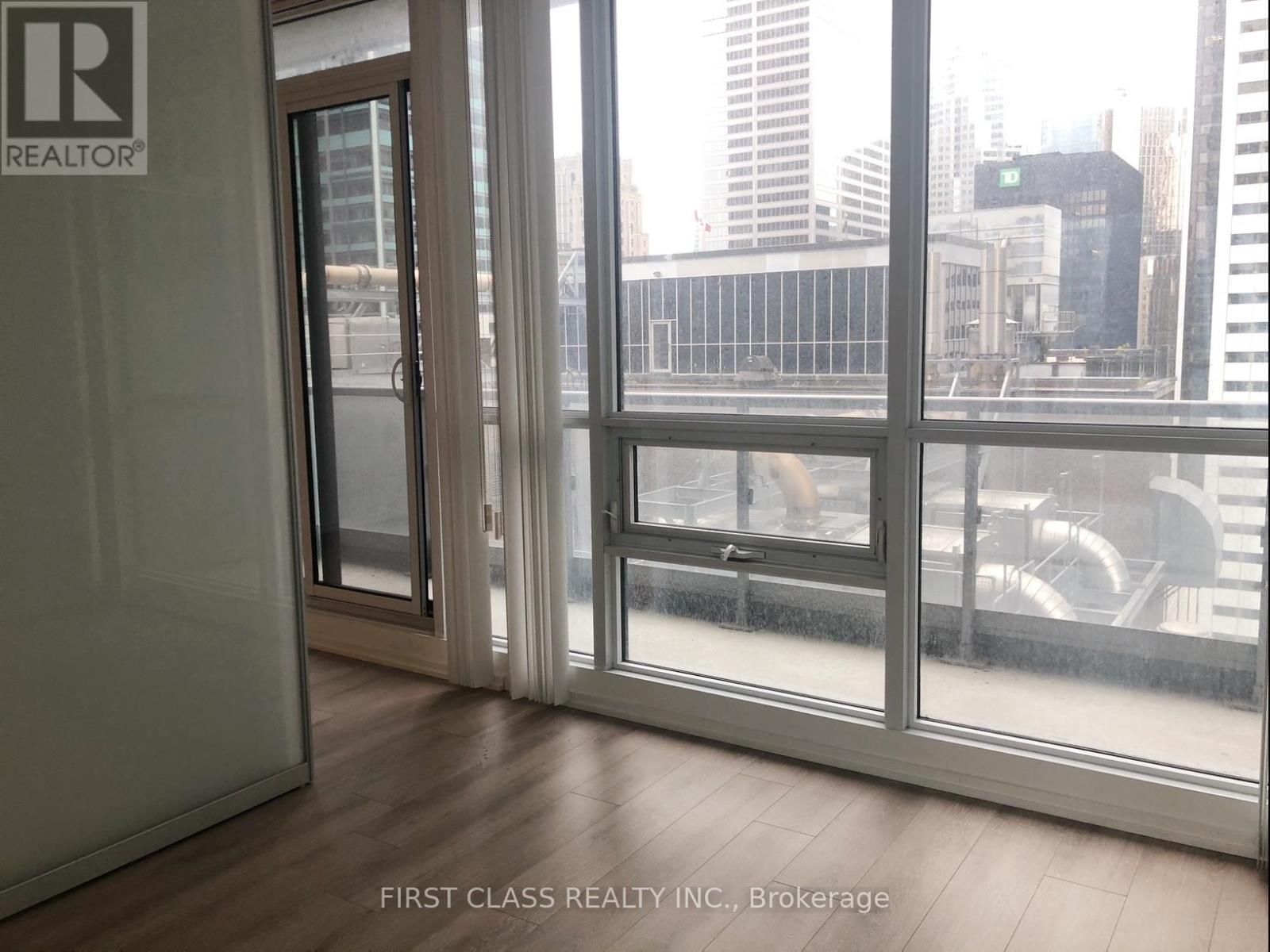 Apartment – 2810 - 70 TEMPERANCE STREET, Toronto – photo 4