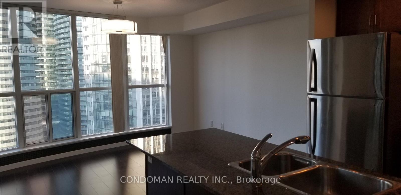 Apartment – 1914 - 208 QUEENS QUAY W, Toronto – photo 1