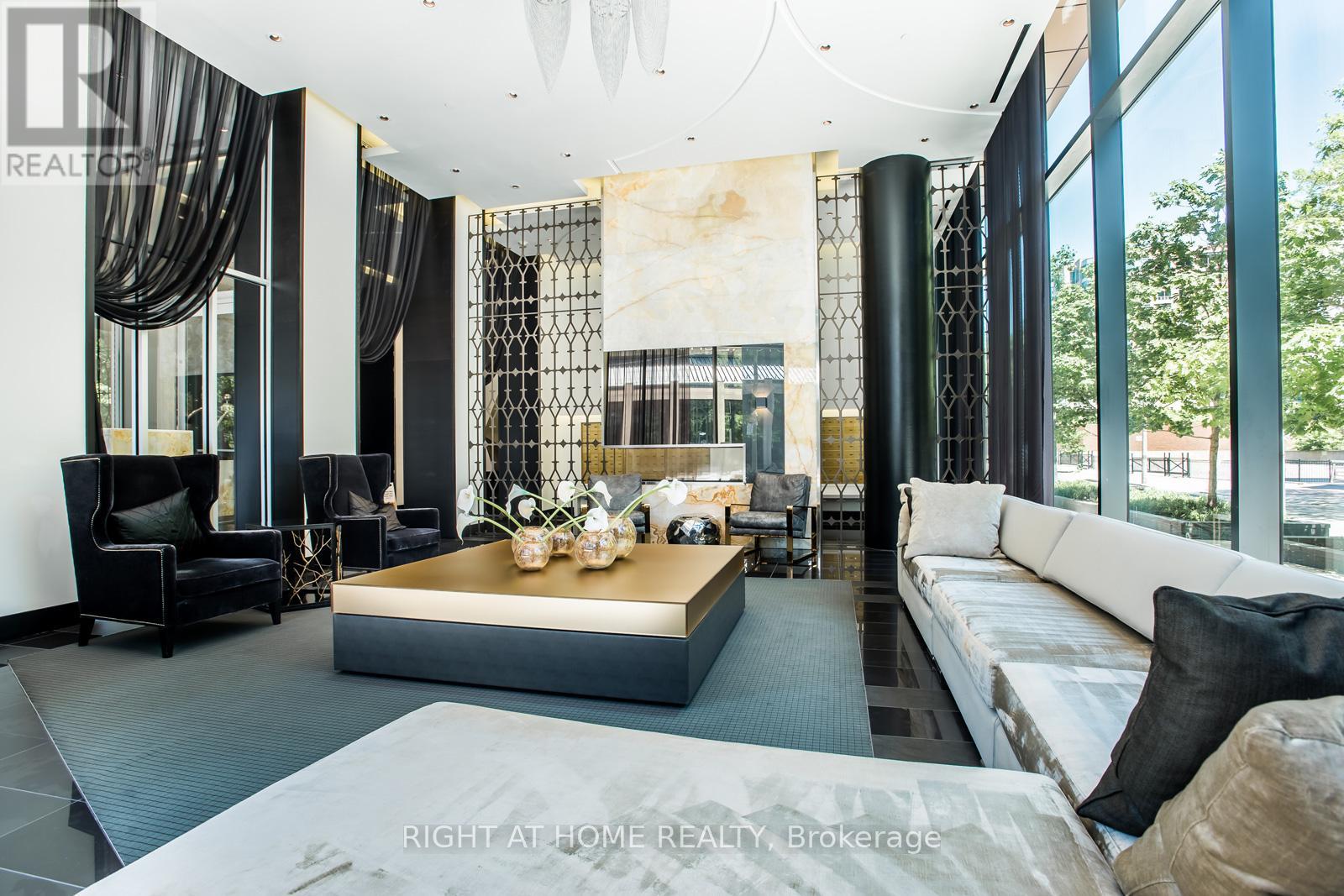 Apartment – 902 - 32 DAVENPORT ROAD, Toronto – photo 3