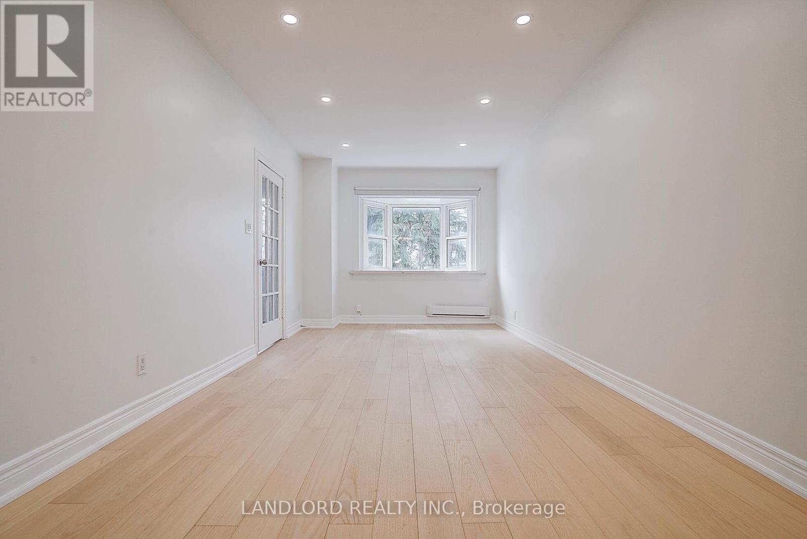 House – 134 GLOUCESTER GROVE, Toronto – photo 5