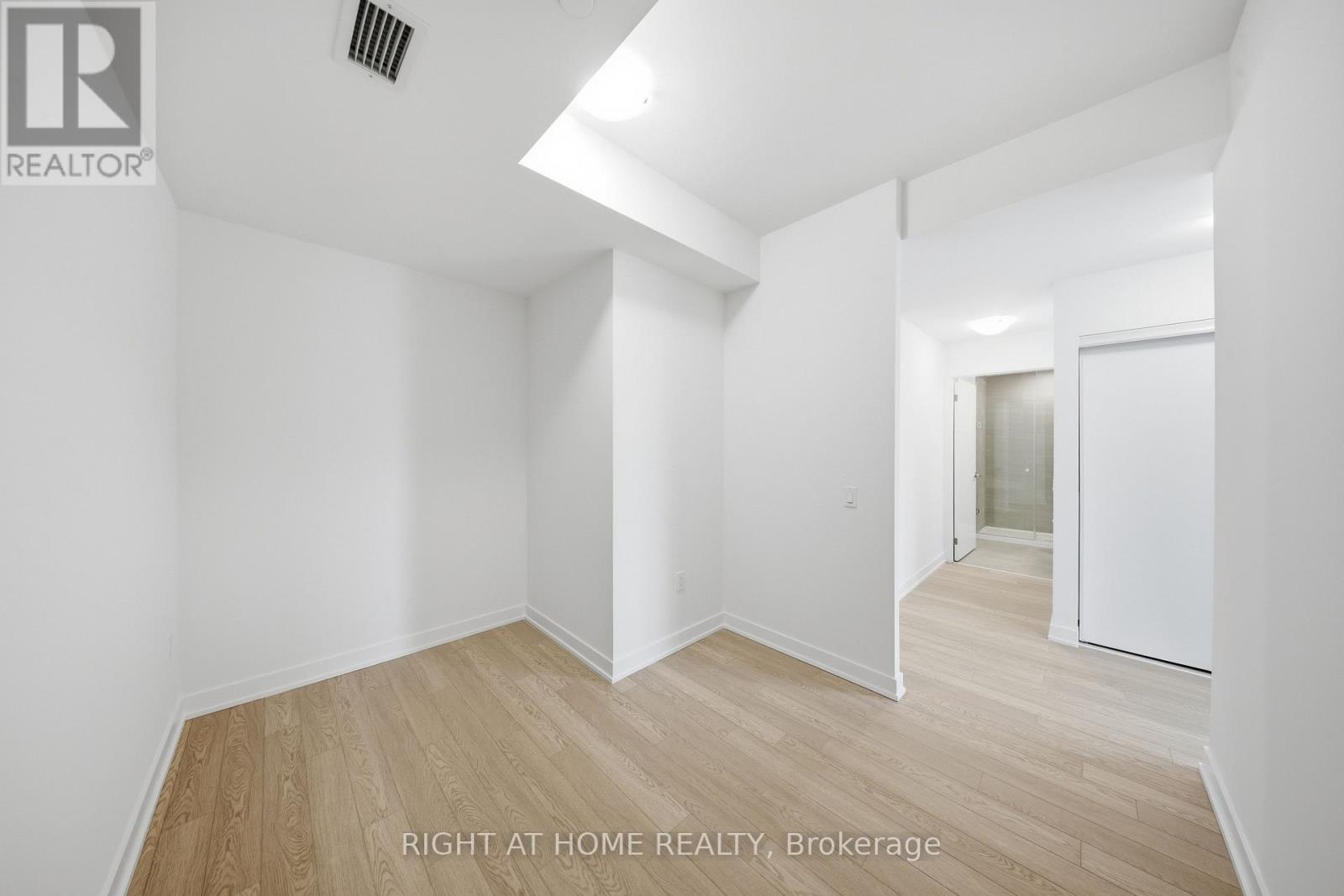 Apartment – 2716 - 1 QUARRINGTON LANE, Toronto – photo 5