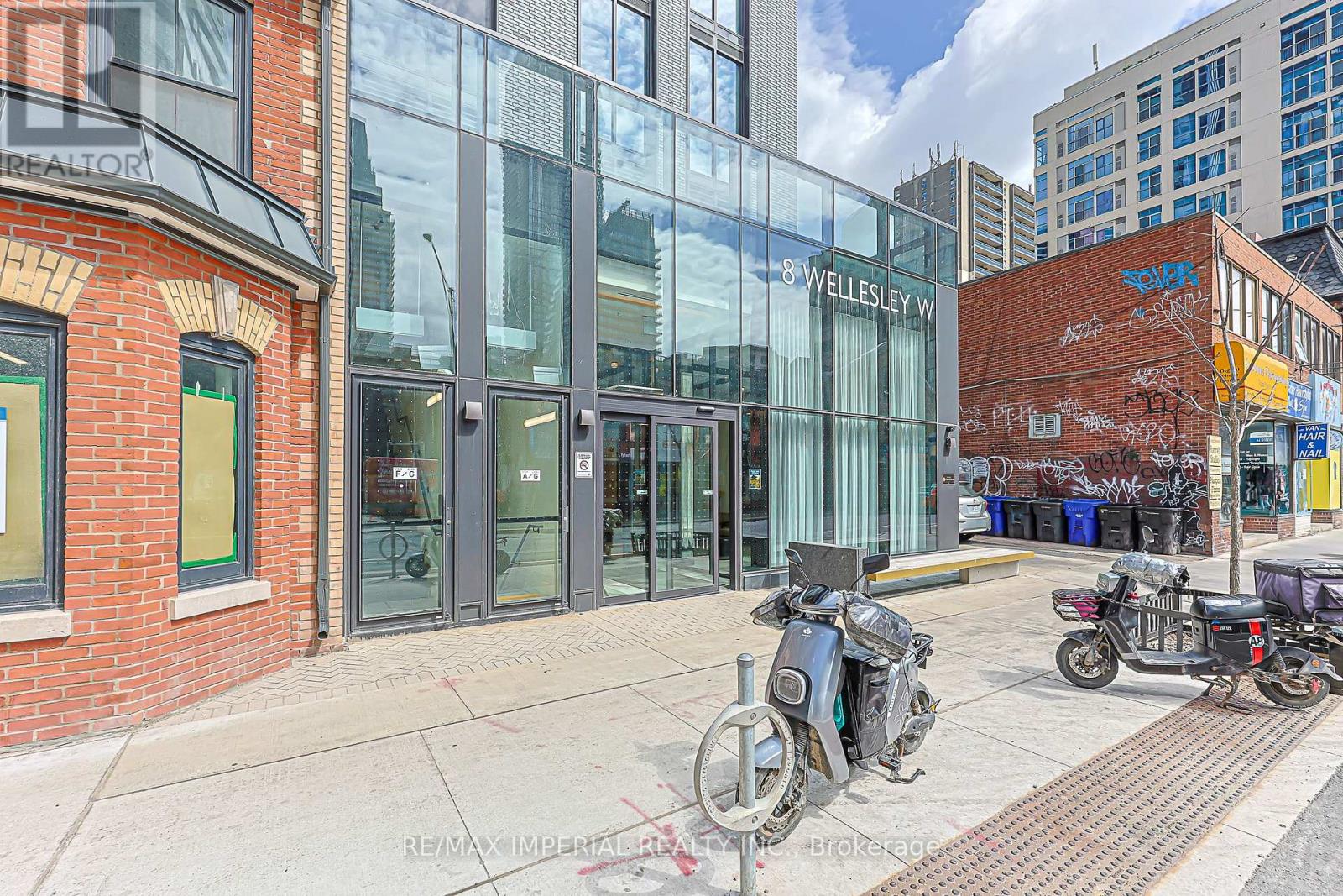 Apartment – 4007 - 8 WELLESLEY STREET W, Toronto – photo 2