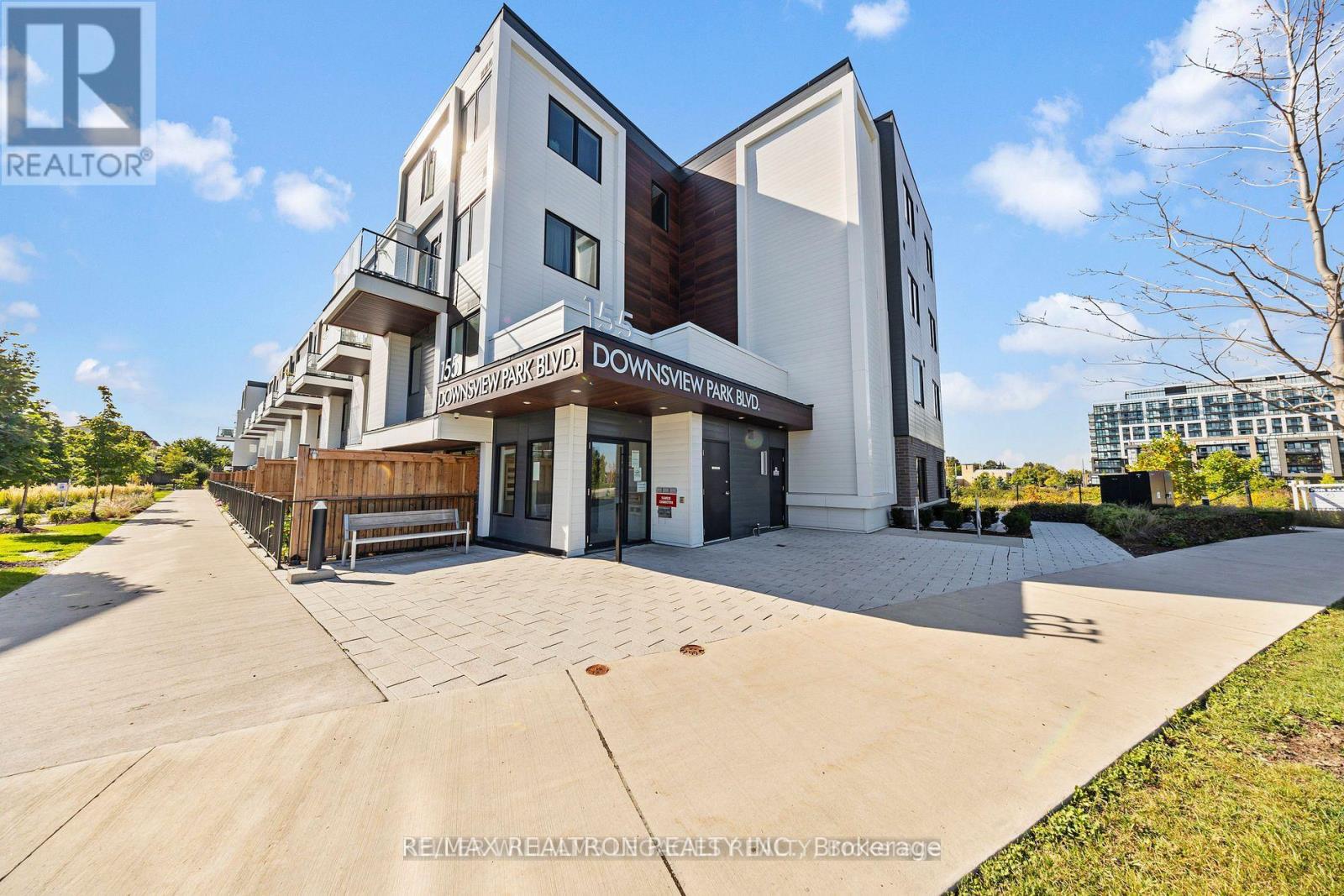 Row / Townhouse – 206 - 155 DOWNSVIEW PARK BOULEVARD, Toronto – photo 2