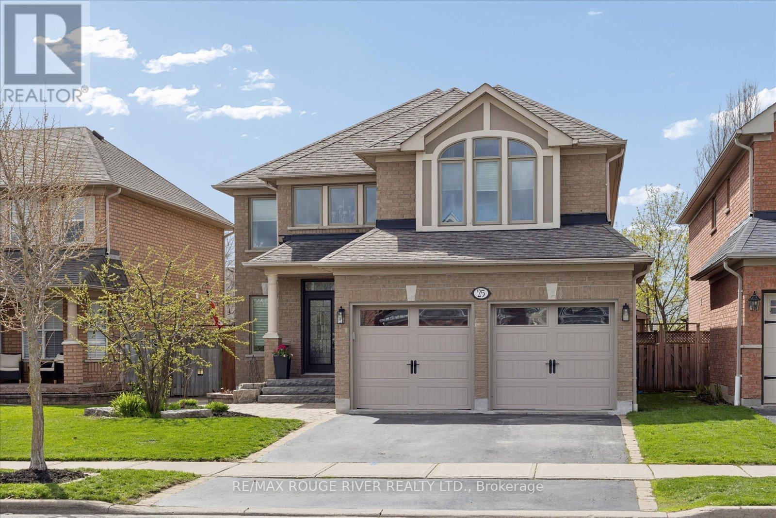 House – 25 MEDLAND AVENUE, Whitby – photo 2