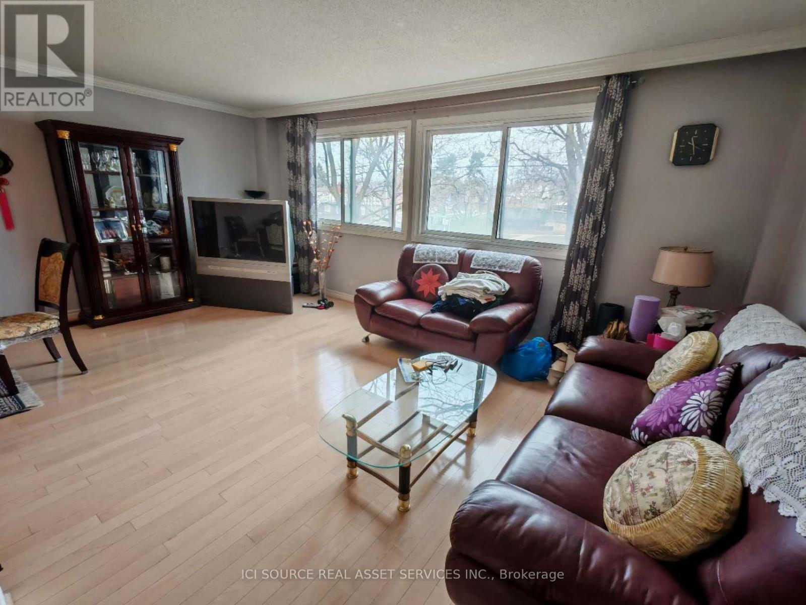 Row / Townhouse – 10 PURPLE SAGEWAY, Toronto – photo 2