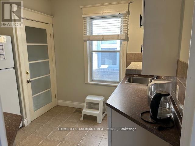 House – 928 GREENWOOD AVENUE, Toronto – photo 2