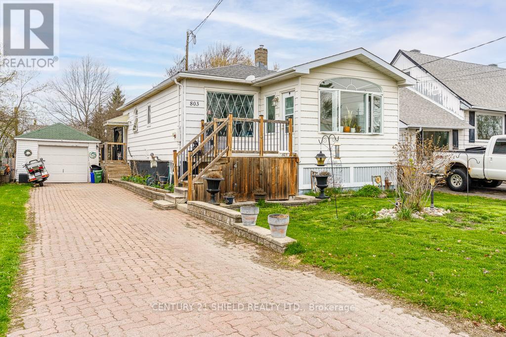 For sale: 803 LEONARD AVENUE E, Cornwall, Ontario K6J1L5