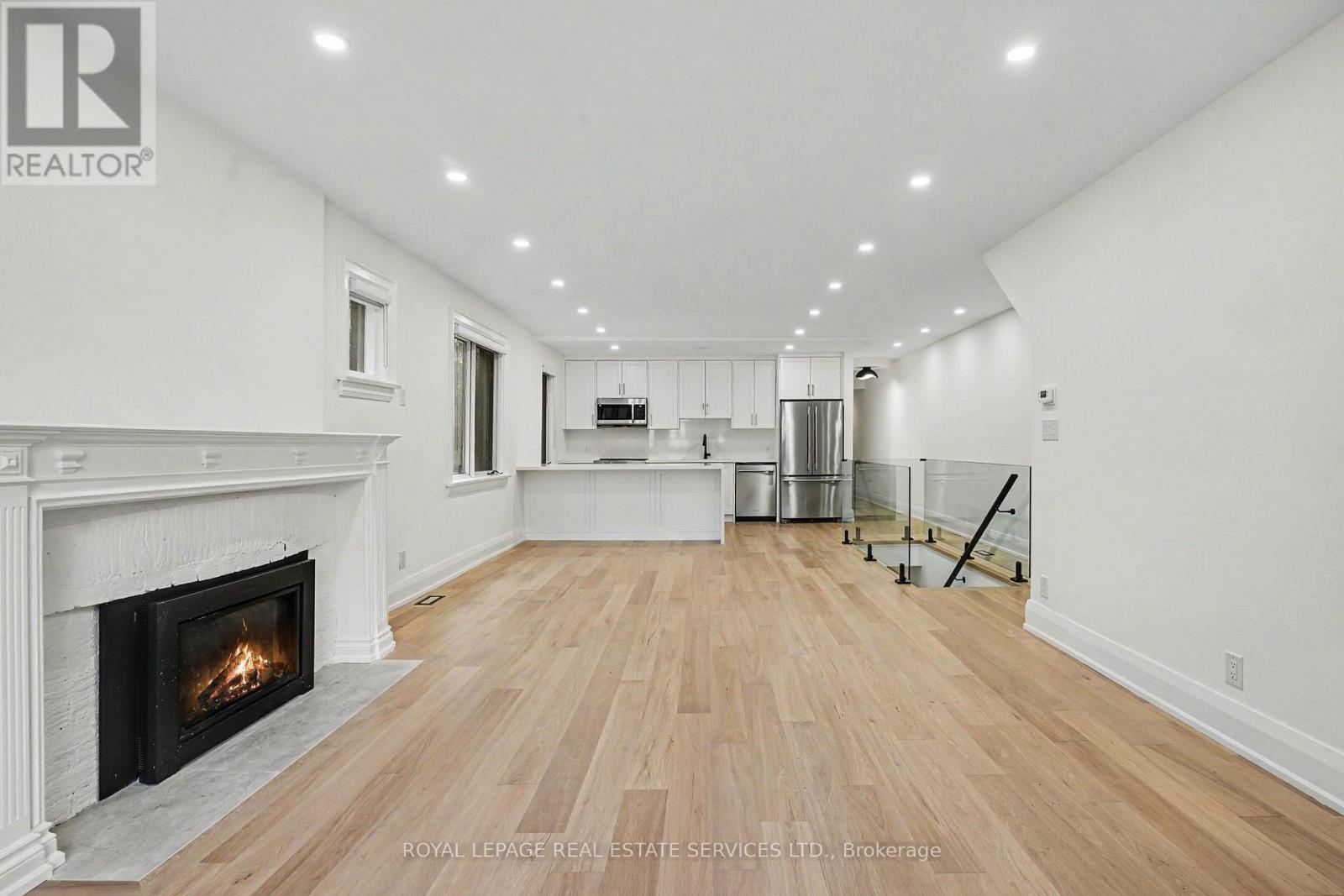 Duplex – MAIN - 112 HUDSON DRIVE, Toronto – photo 5