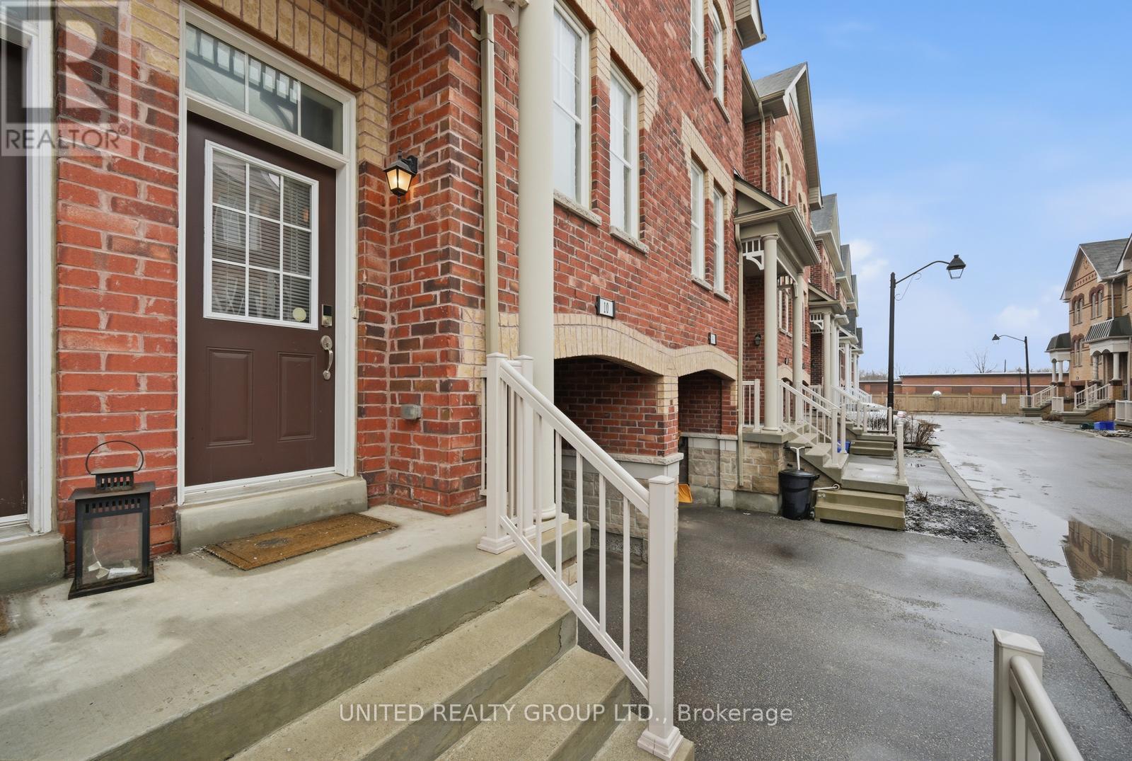 Row / Townhouse – 10 - 10 PORTER AVENUE W, Vaughan – photo 4