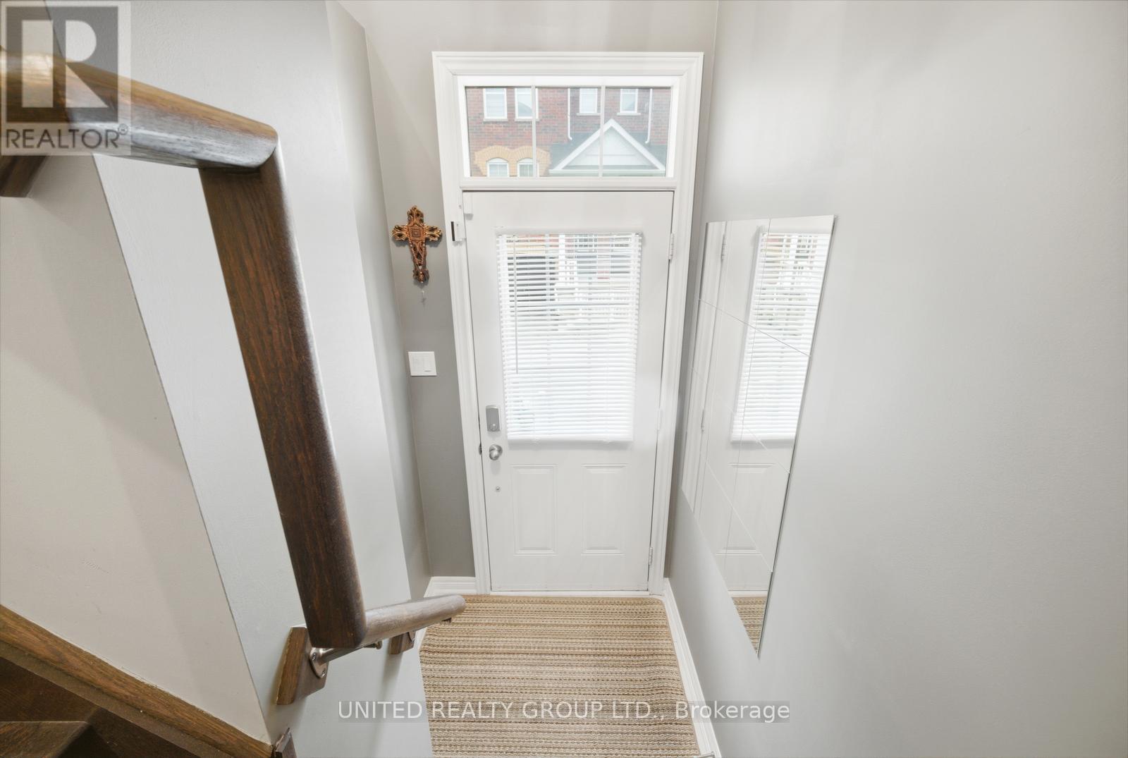 Row / Townhouse – 10 - 10 PORTER AVENUE W, Vaughan – photo 5