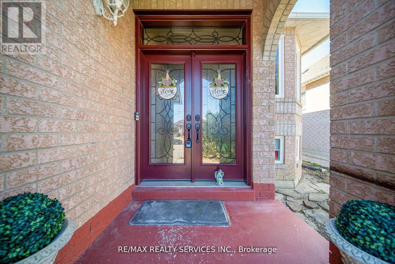 House – 27 SUNCREST DRIVE, Brampton – photo 2