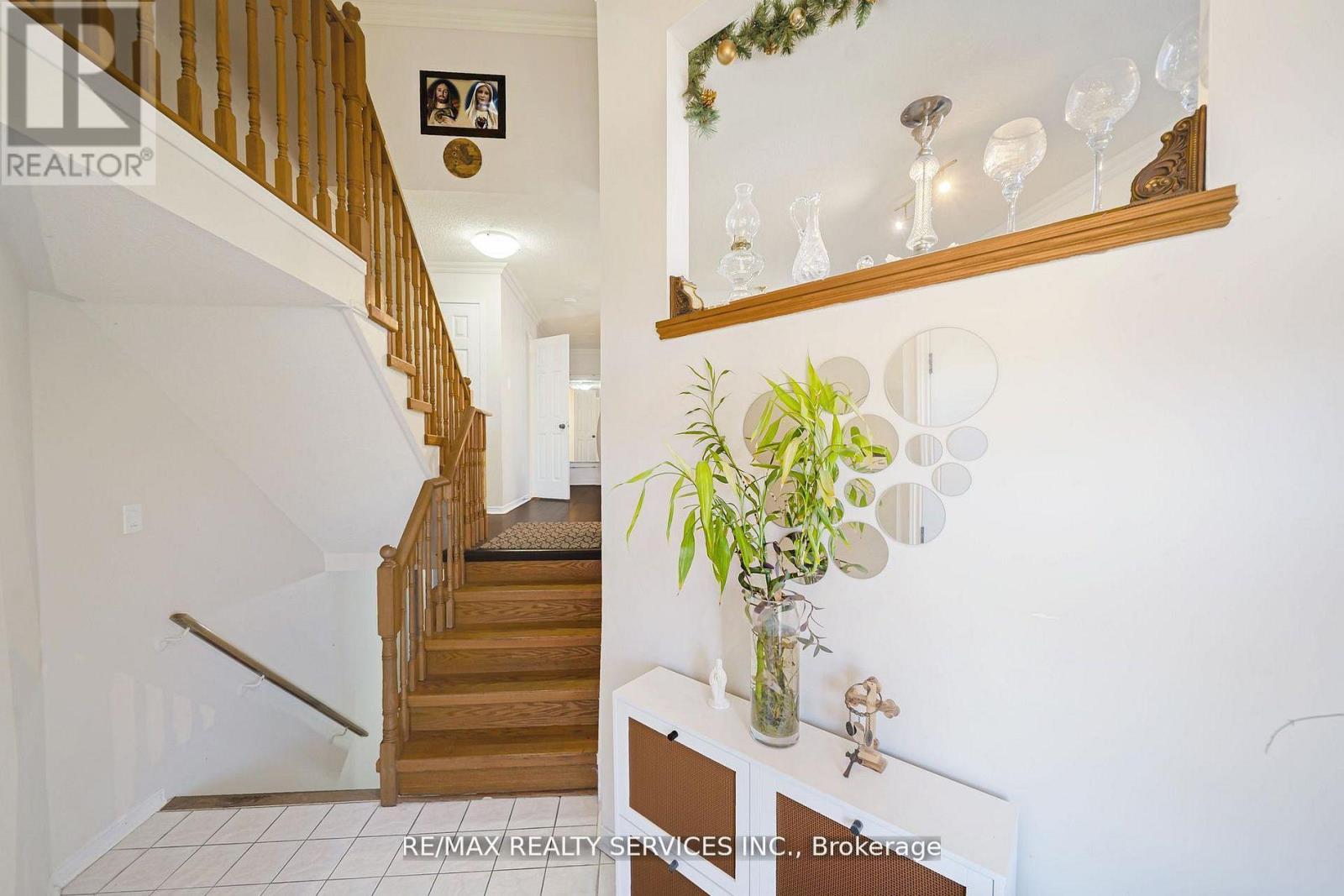 House – 27 SUNCREST DRIVE, Brampton – photo 4
