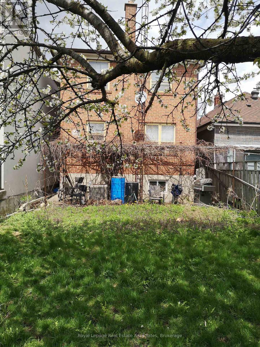 House – 5 HOMEVIEW AVENUE, Toronto – photo 5