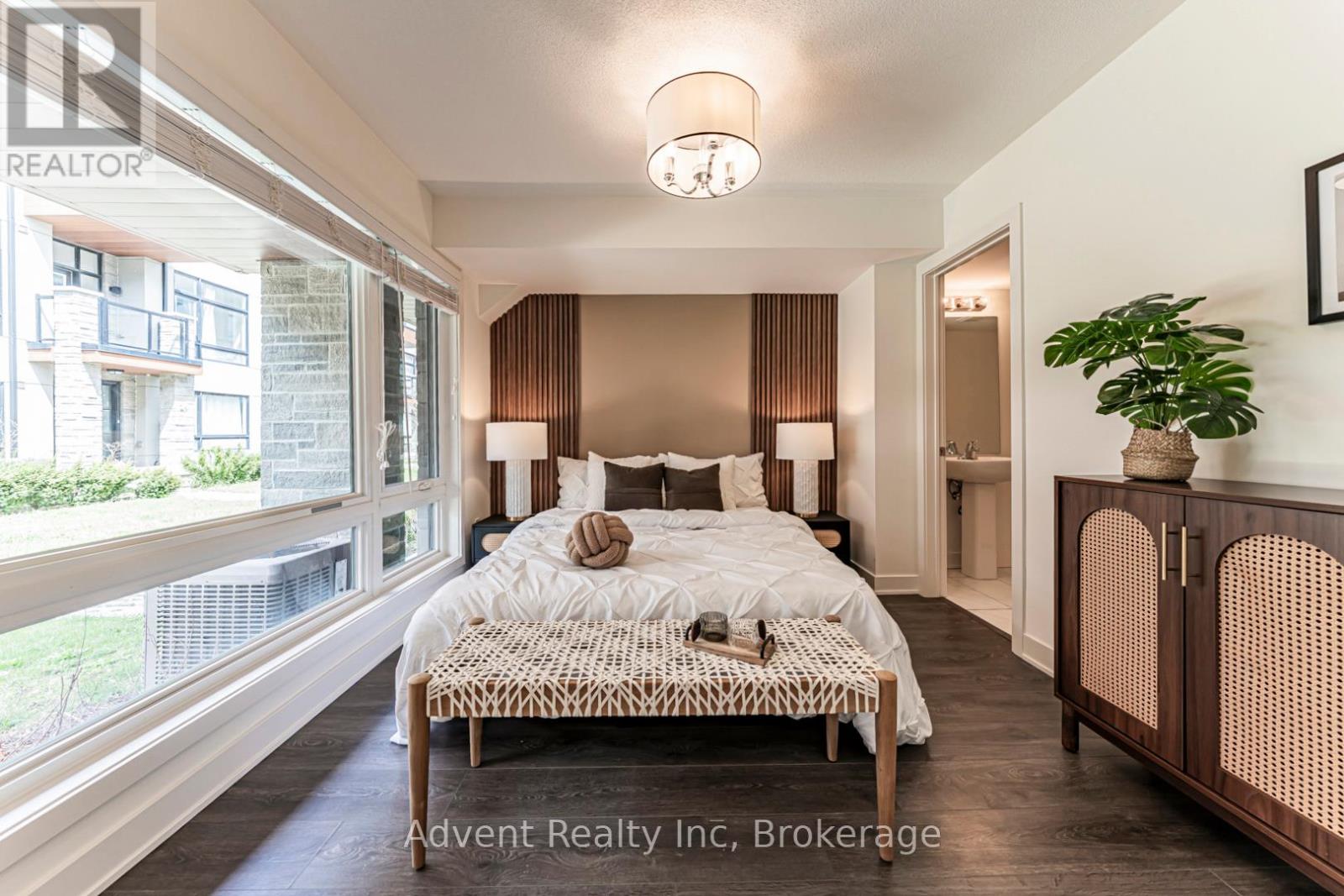 Row / Townhouse – 30 BRUNET DRIVE, Vaughan – photo 2