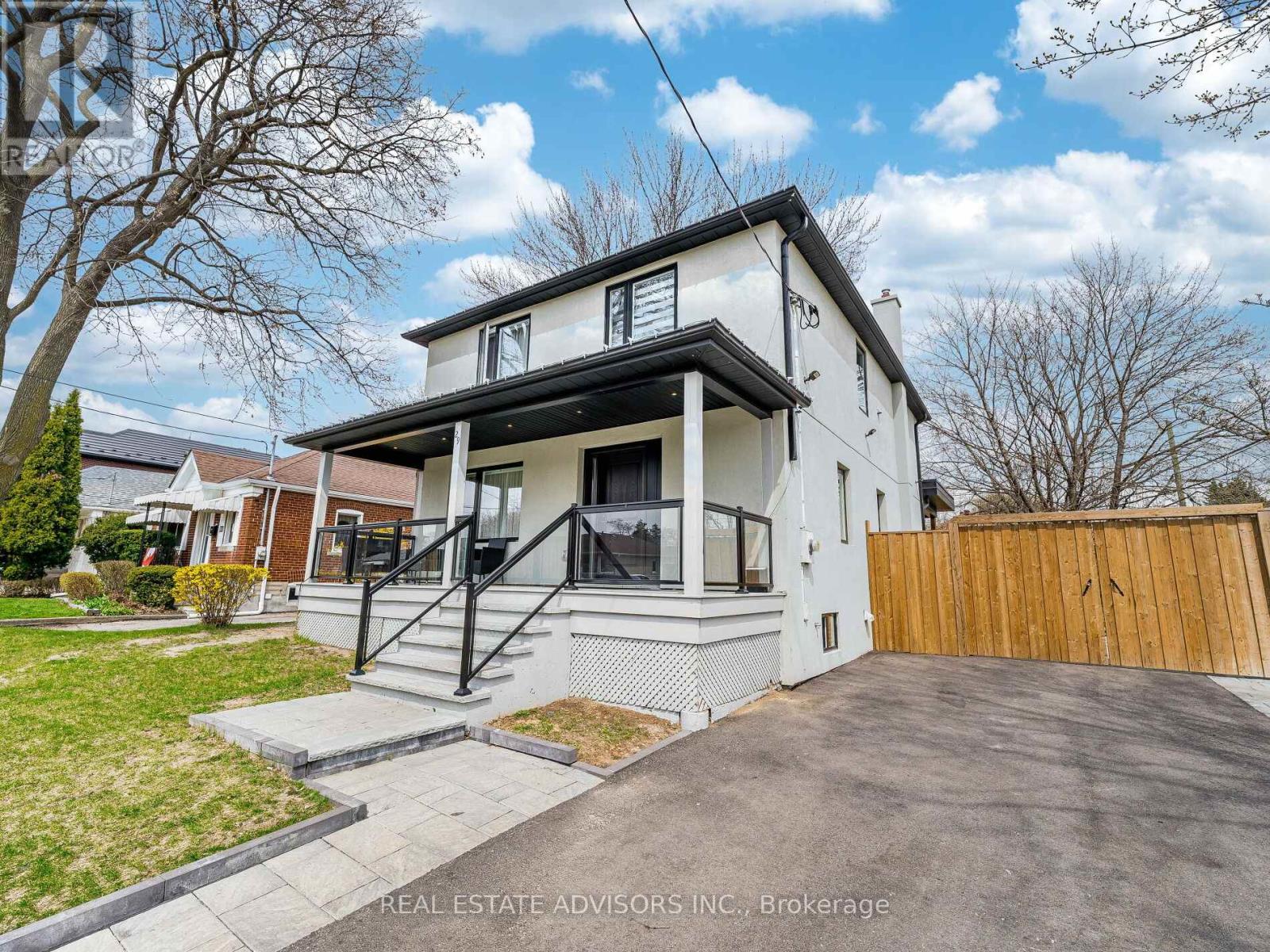 House – 29 RANWOOD DRIVE, Toronto – photo 3