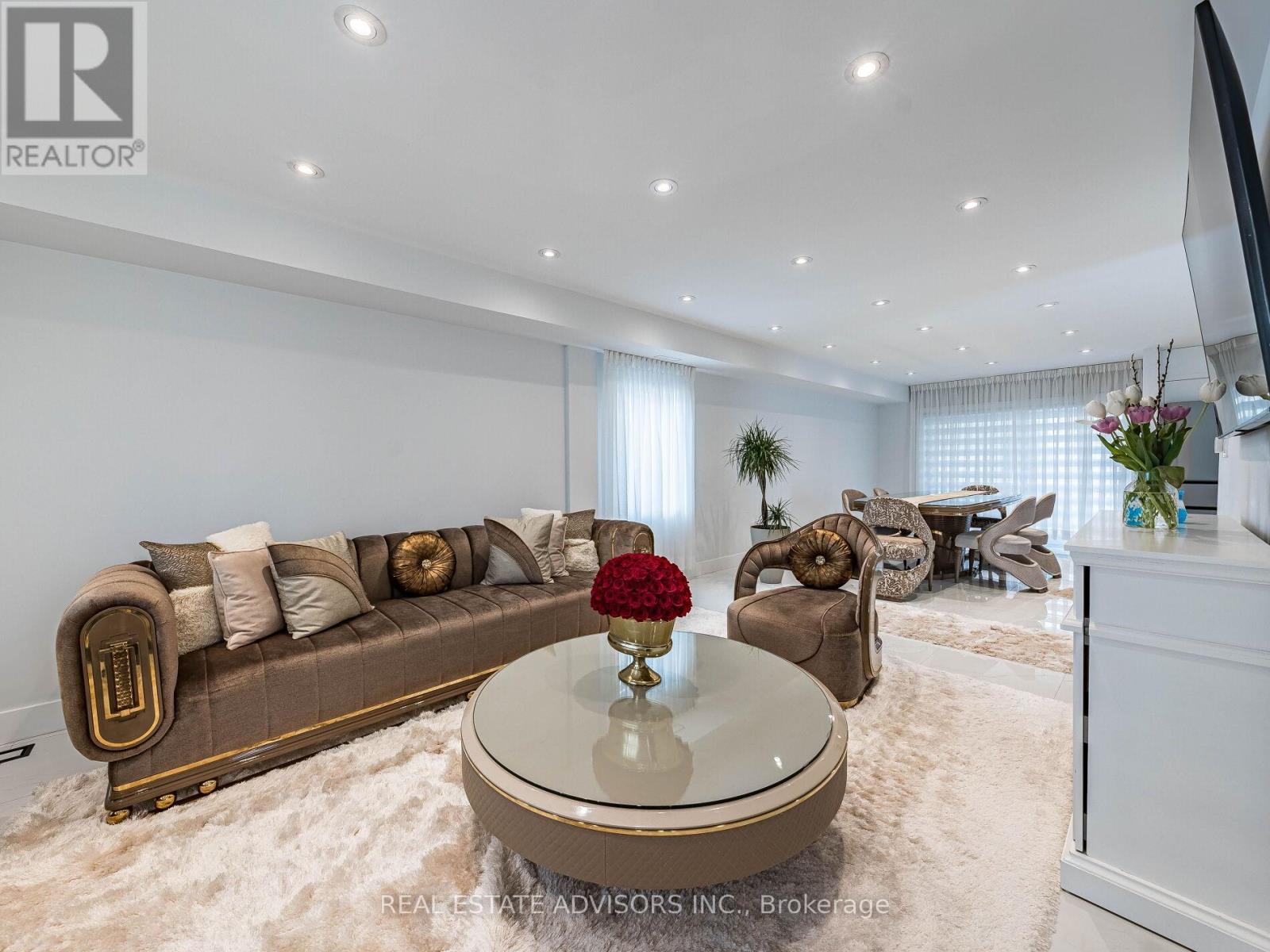 House – 29 RANWOOD DRIVE, Toronto – photo 4