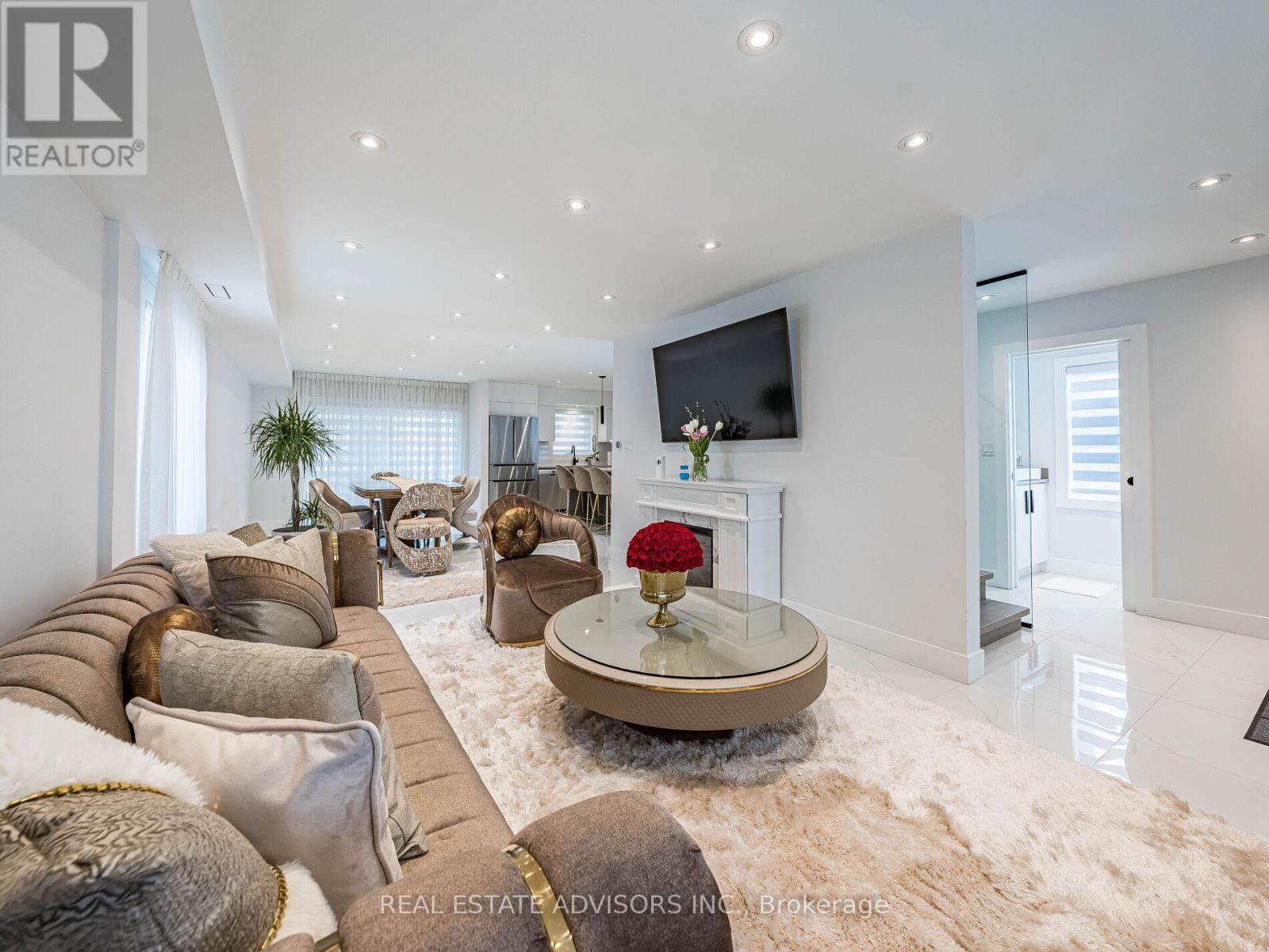 House – 29 RANWOOD DRIVE, Toronto – photo 5