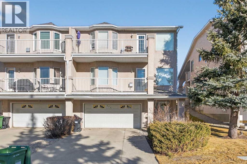 Row / Townhouse for Sale in 320 Sierra Morena Green SW|Calgary, Alberta T3H3H8 2