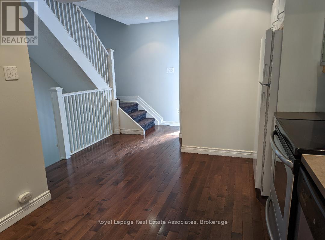 Row / Townhouse – 10 - 17 PEMBROKE STREET, Toronto – photo 4