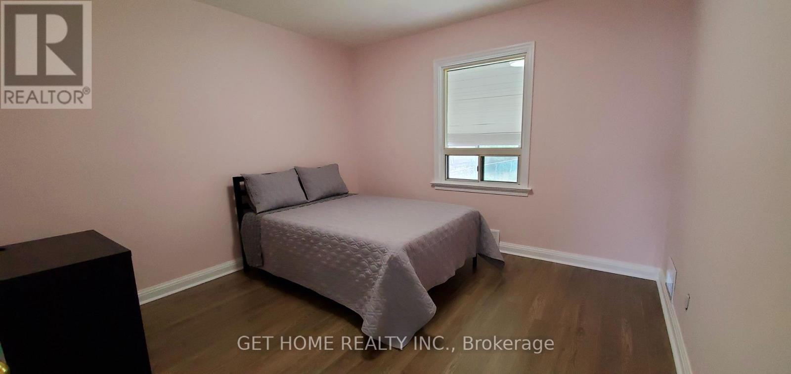 House – #MAIN - 18 WARINGSTOWN DRIVE, Toronto – photo 3