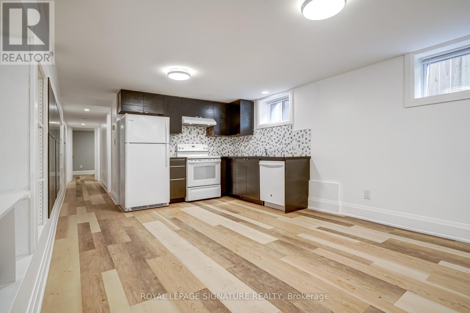House – LOWER - 250 NAIRN AVENUE, Toronto – photo 2