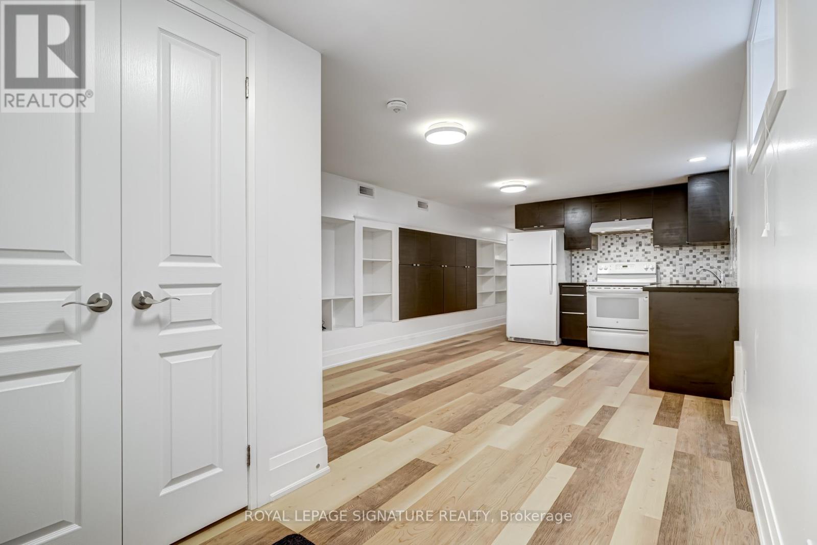 House – LOWER - 250 NAIRN AVENUE, Toronto – photo 3