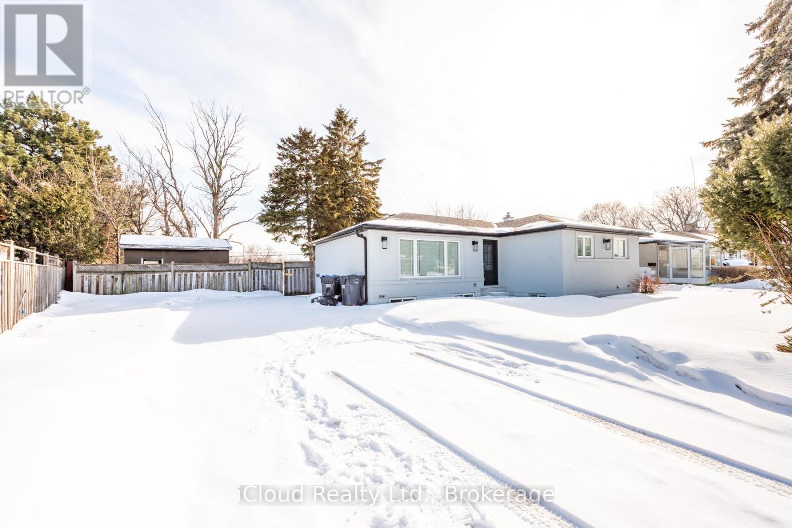 House – 105 AVONDALE BOULEVARD, Brampton – photo 2
