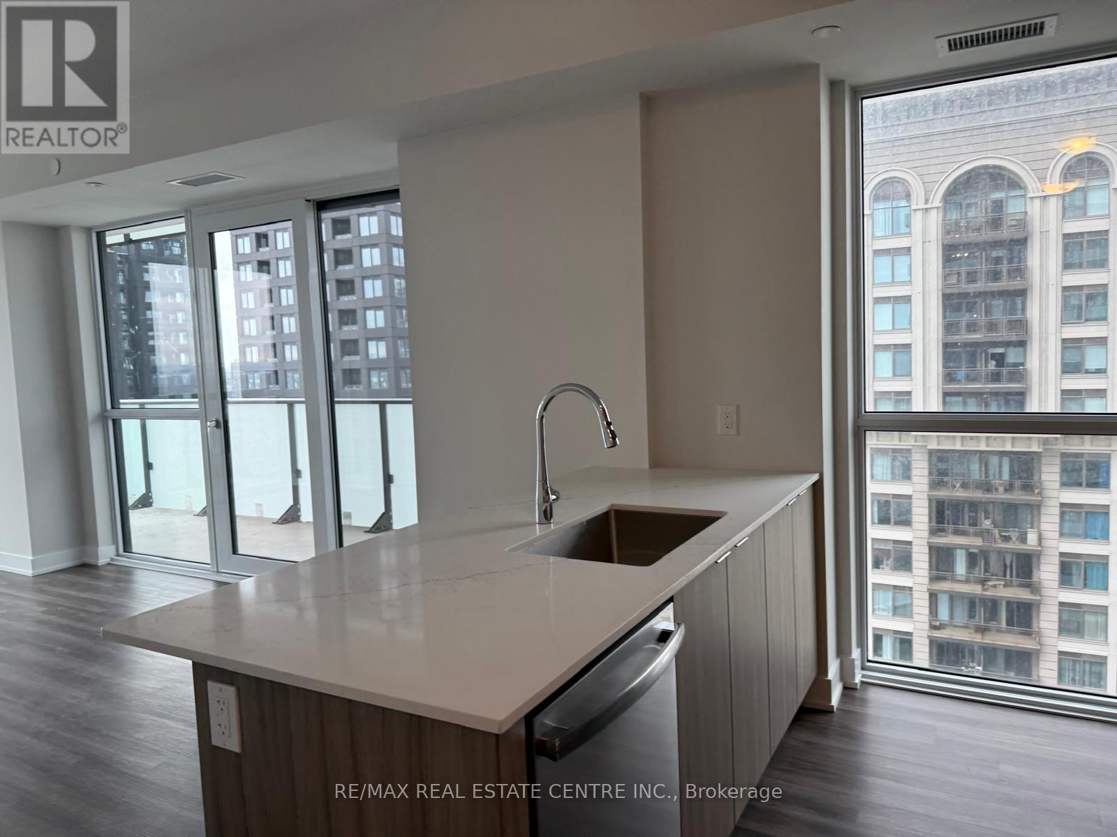 Apartment – 3311 - 430 SQUARE ONE DRIVE, Mississauga – photo 5