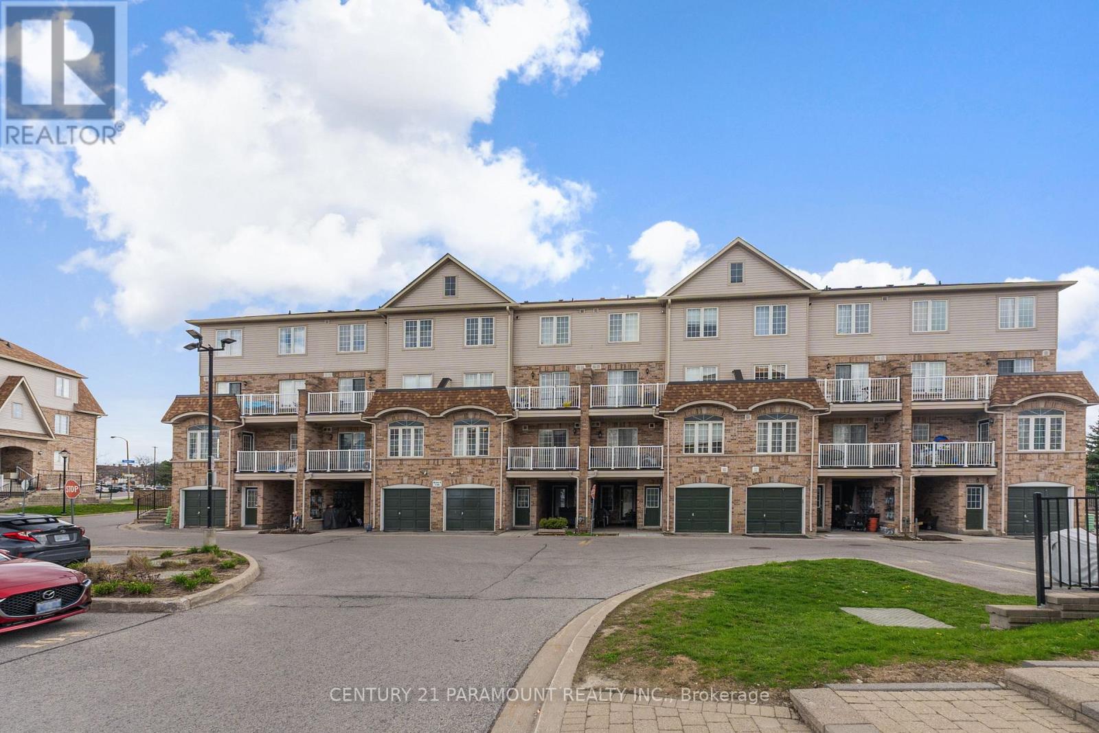 Row / Townhouse – 10 - 200 MCLEVIN AVENUE, Toronto