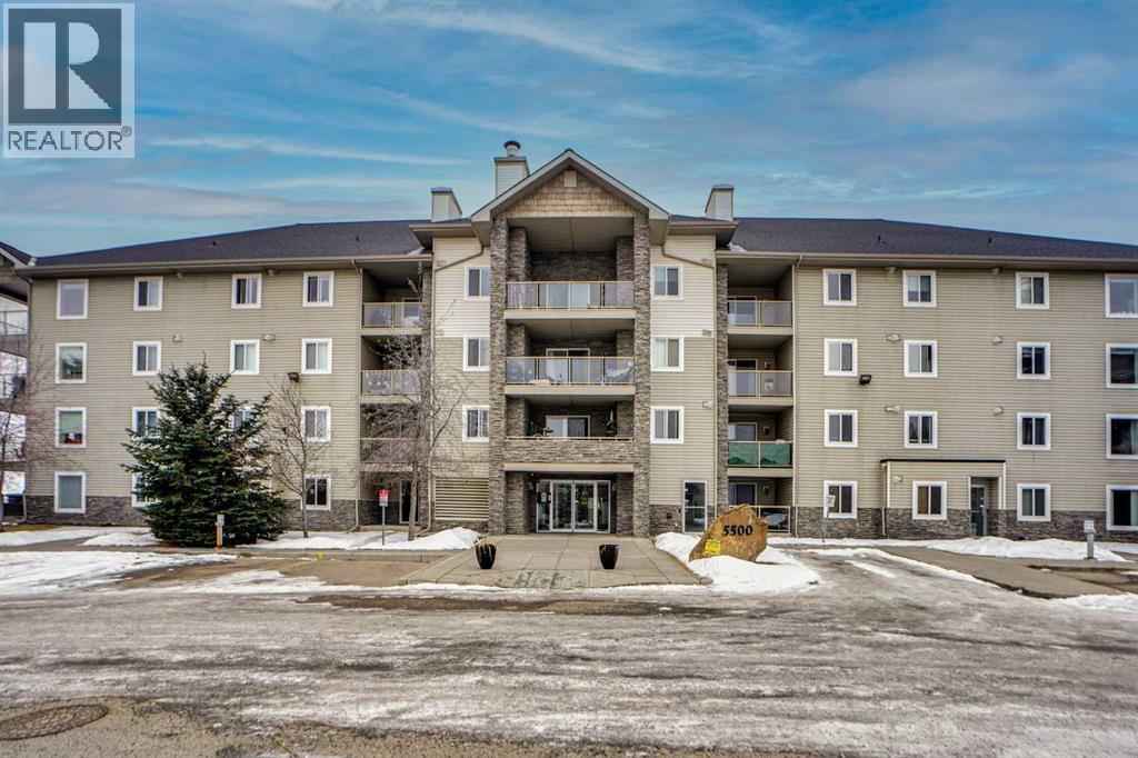 Apartment for Sale in 107, 5500 Somervale Court SW|Calgary, Alberta T2Y4L9 2