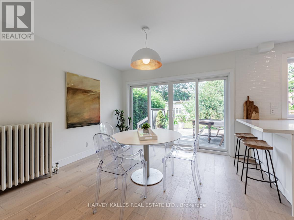 House – 46 DELHI AVENUE, Toronto – photo 4
