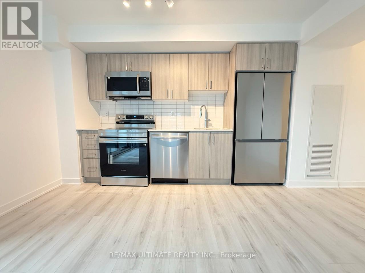 Apartment – 302 - 1010 SANDY BEACH ROAD, Pickering – photo 4