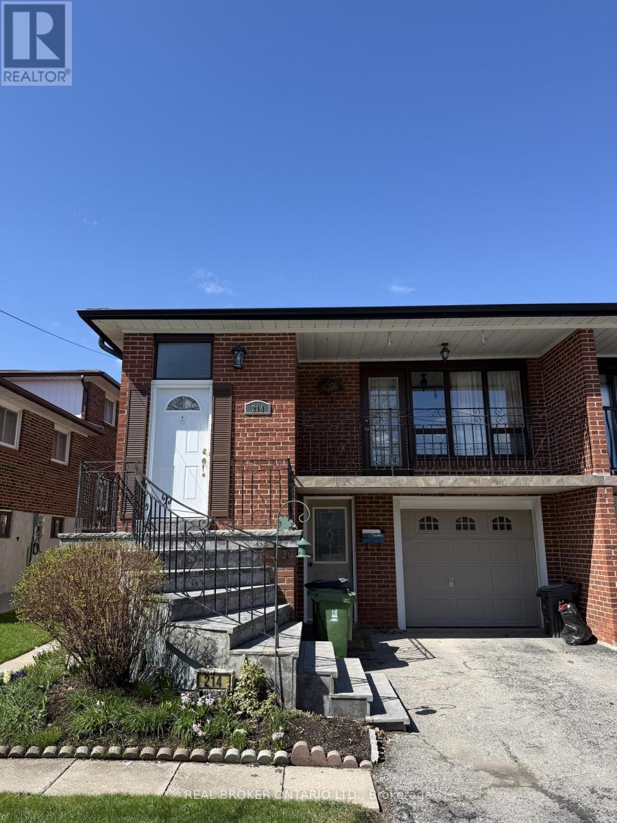 House – REAR - 214 FAIRGLEN AVENUE, Toronto – photo 2